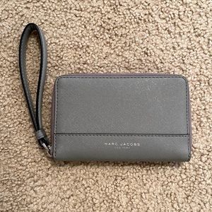 Marc Jacobs Accordion Zip Wallet